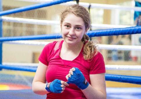 Медали девушкам к лицу